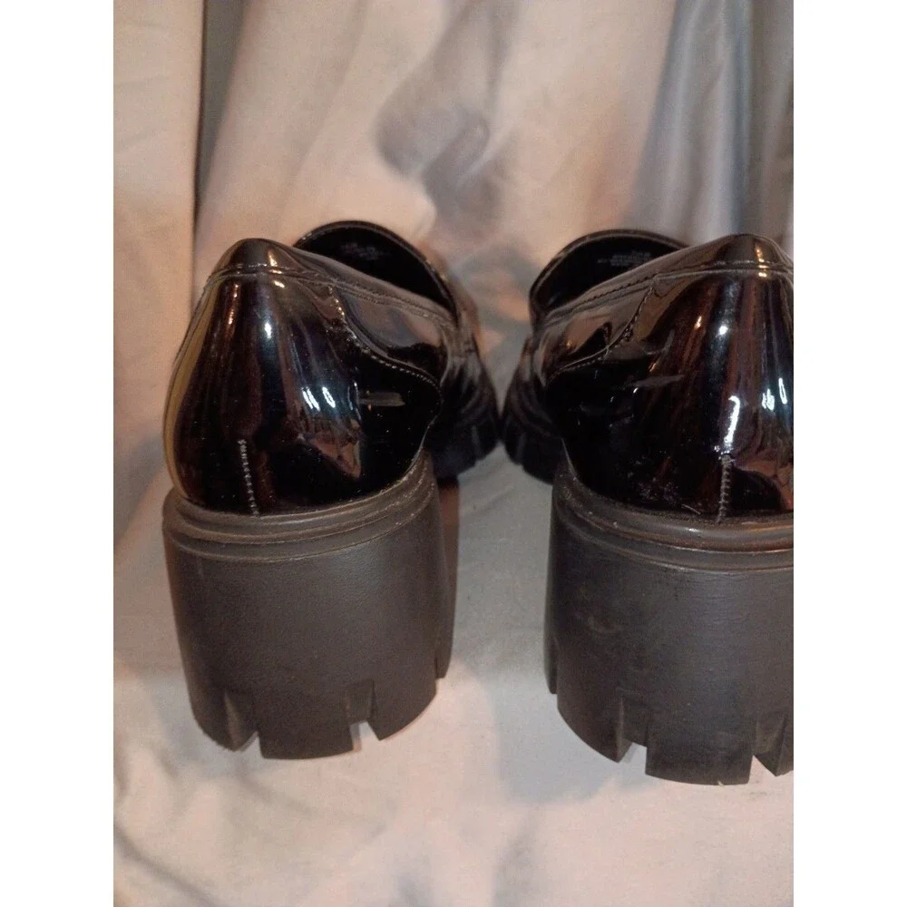 GUESS Women Loafers Size 7.5 Chunk Platform Black Faux Leather Gold Logo Slip On